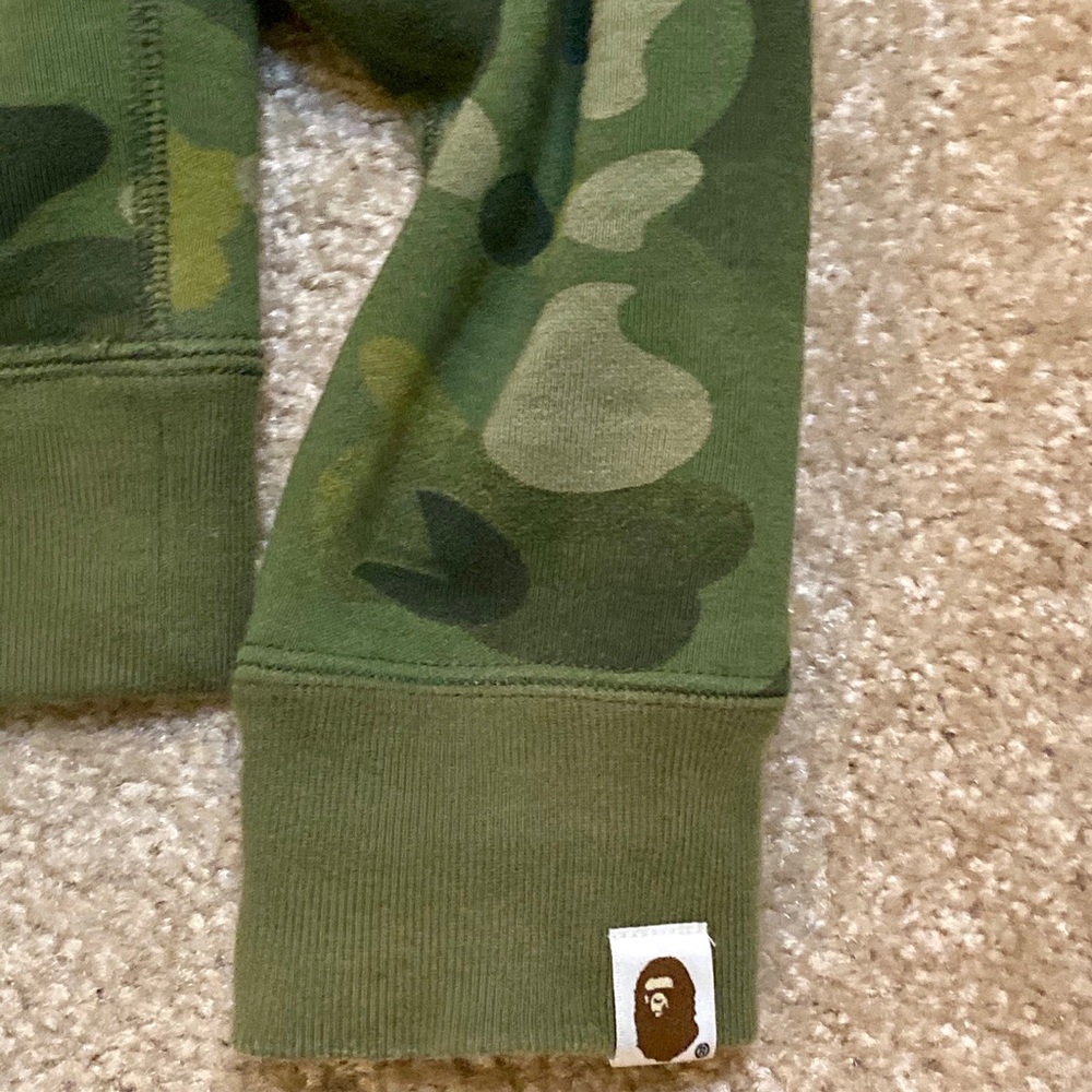 Bape Ladies crewneck camo sweater - Picture 2 of 5